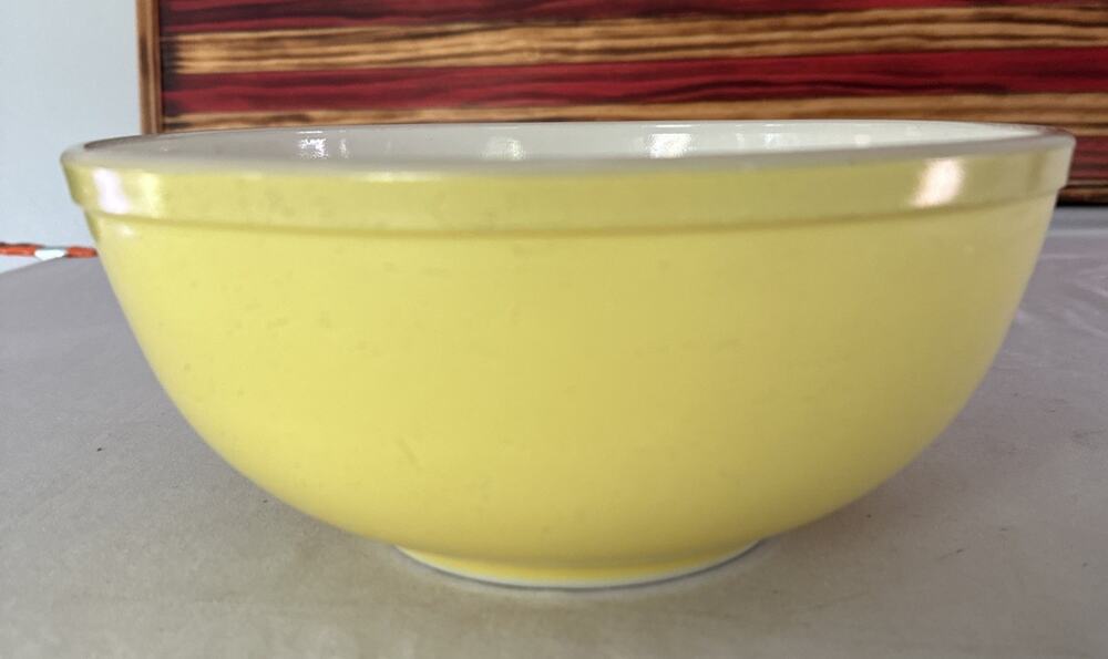 Vintage PYREX 10” Primary Yellow Mixing Bowl No Number, T M Reg Mark